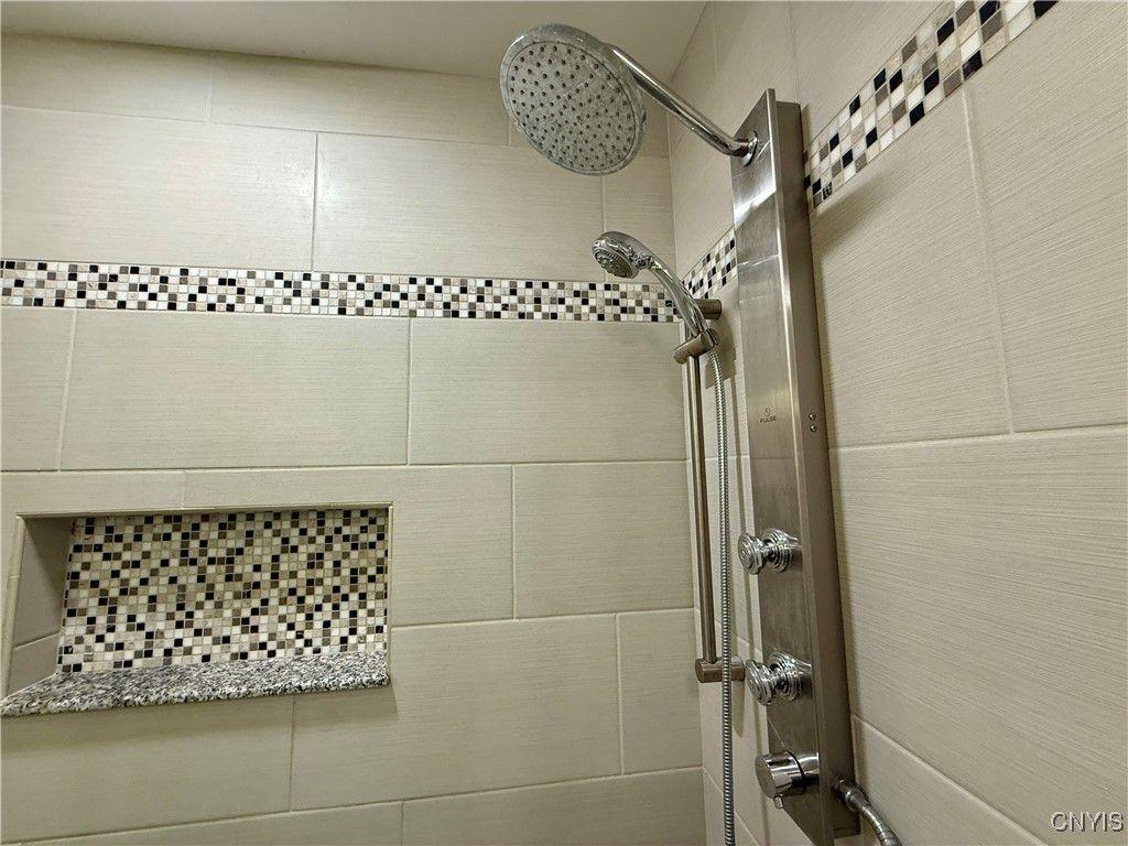 Fayetteville, New York, 13066, United States, 5 Bedrooms Bedrooms, ,3 BathroomsBathrooms,Residential,For Sale,1868500