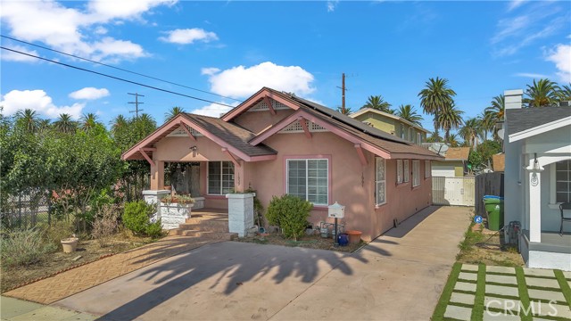 Los Angeles, California, 90062, United States, 5 Bedrooms Bedrooms, ,Residential,For Sale,1975907