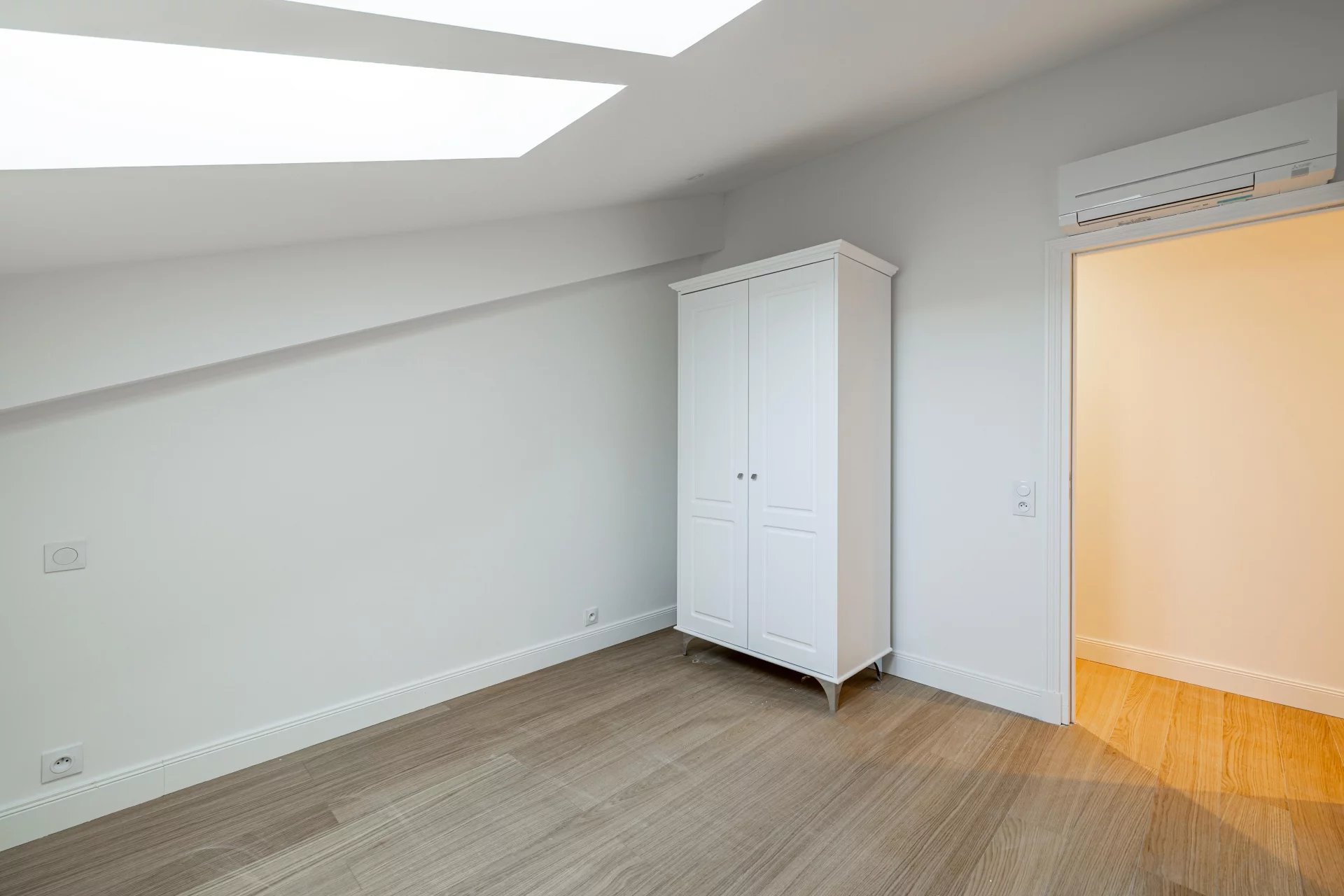 Antibes, Provence-Alpes-Côte d’Azur, 06600, FR, 3 Bedrooms Bedrooms, ,3 BathroomsBathrooms,Residential,For Sale,1759694
