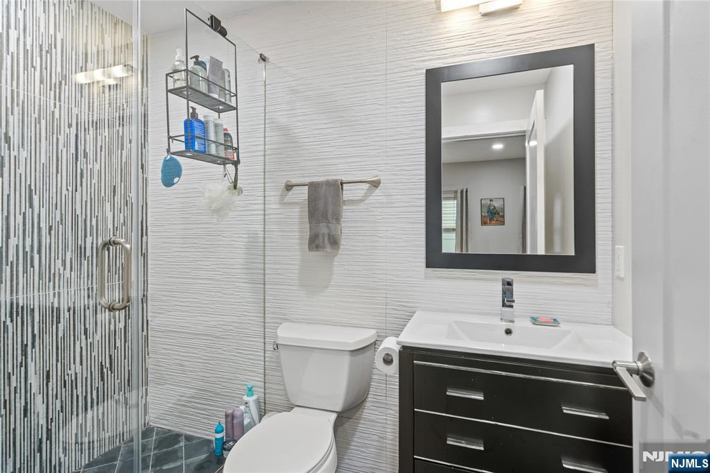 Jersey City, New Jersey, 07307, United States, 3 Bedrooms Bedrooms, ,2 BathroomsBathrooms,Residential,For Sale,1918659