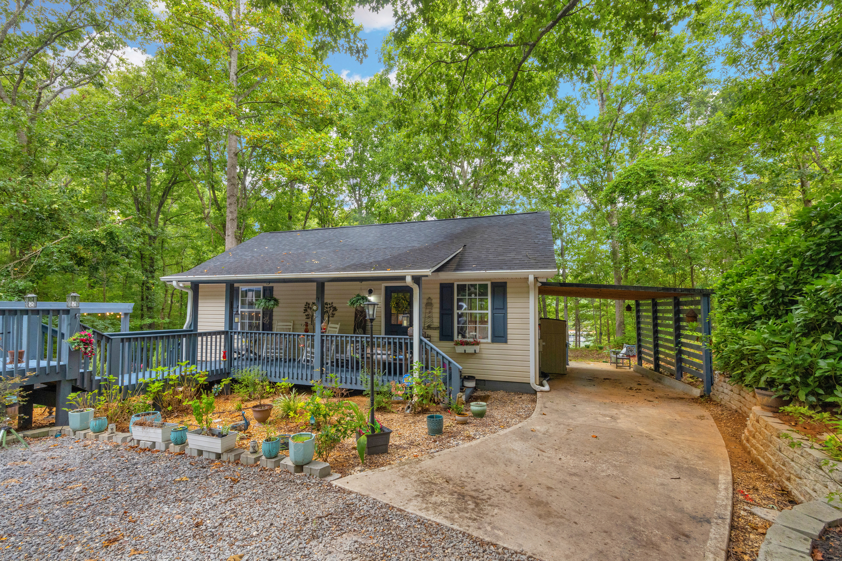 Hartwell, Georgia, 30643, United States, 2 Bedrooms Bedrooms, ,1 BathroomBathrooms,Residential,For Sale,1908192