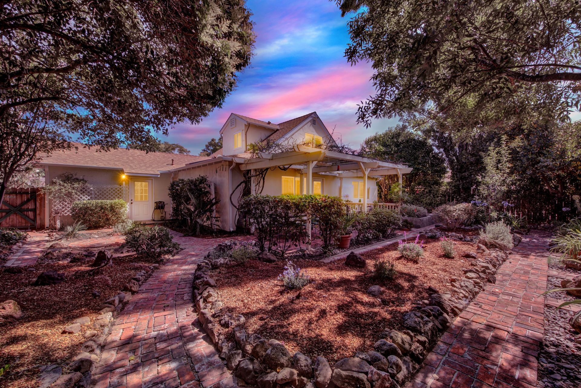  Not Your Average Coventry Manor Home - 物件實景
