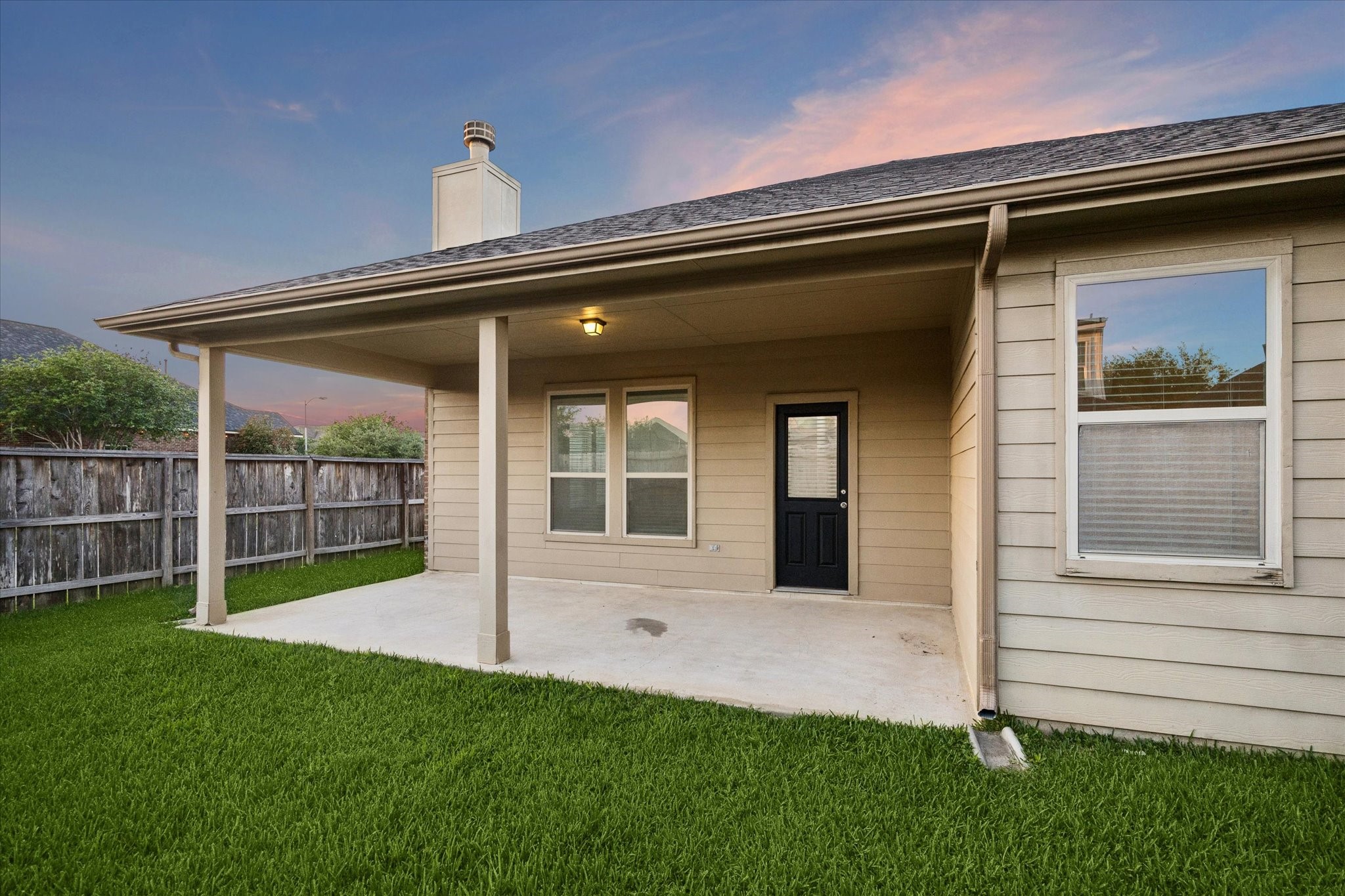  8819 Alicia Drive - 物件實景