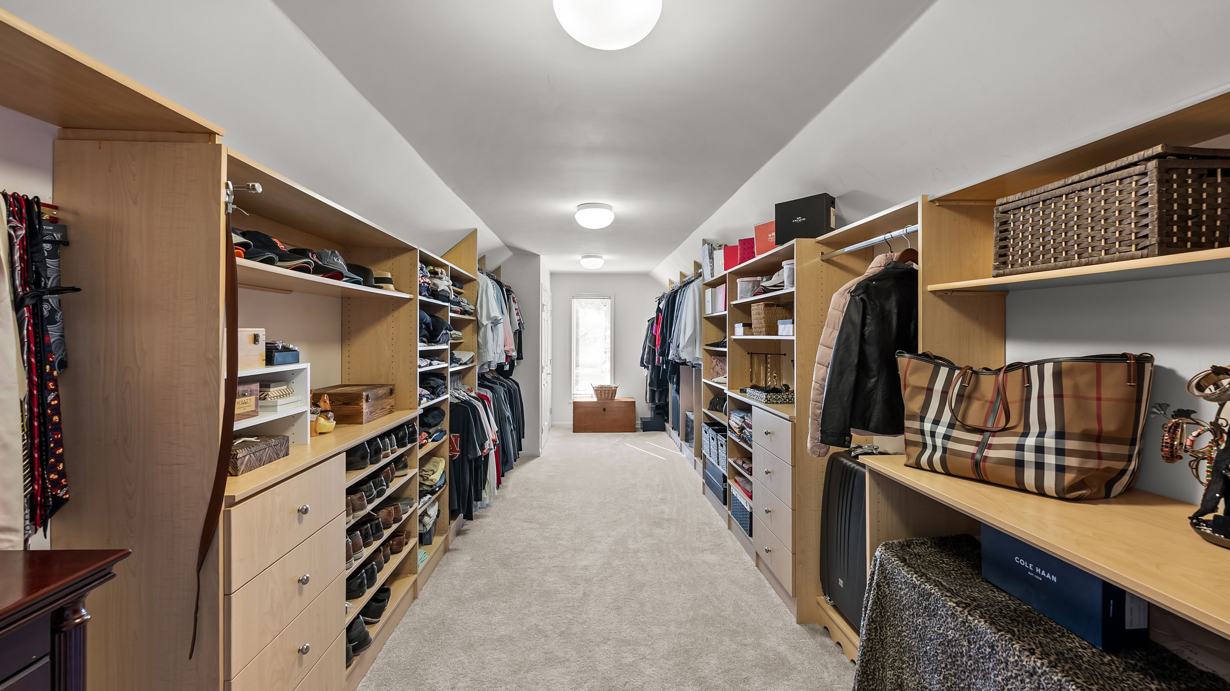  Exceptional Scale, Quality Craftsmanship, Beautifully Refreshed Interiors - 物件實景