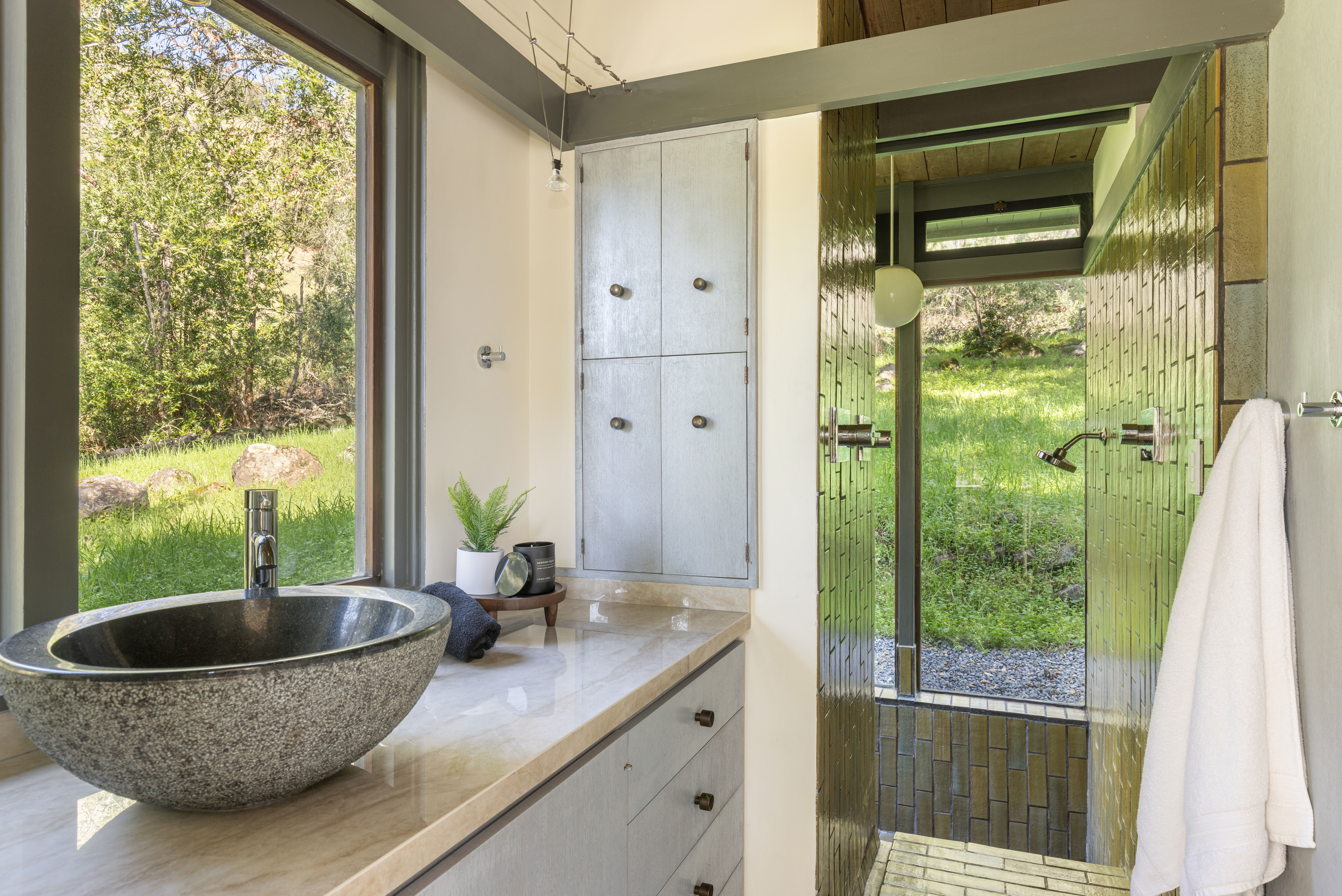  Mid-Century Contemporary Gem on 33 Acres - 物件實景