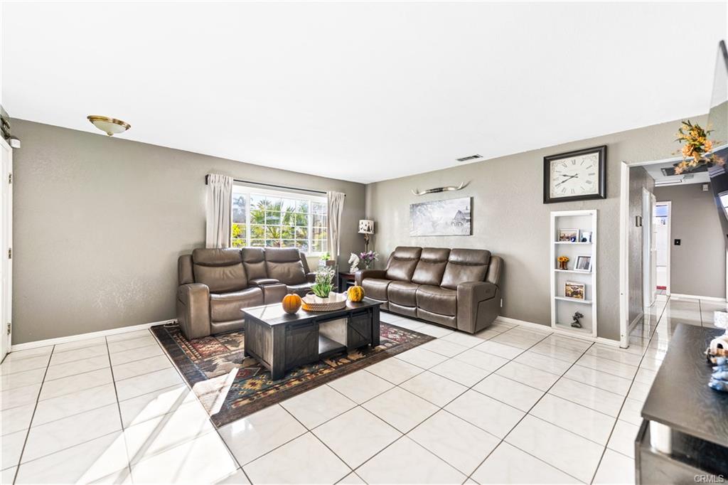 Rialto, California, 92376, United States, 4 Bedrooms Bedrooms, ,2 BathroomsBathrooms,Residential,For Sale,2008589