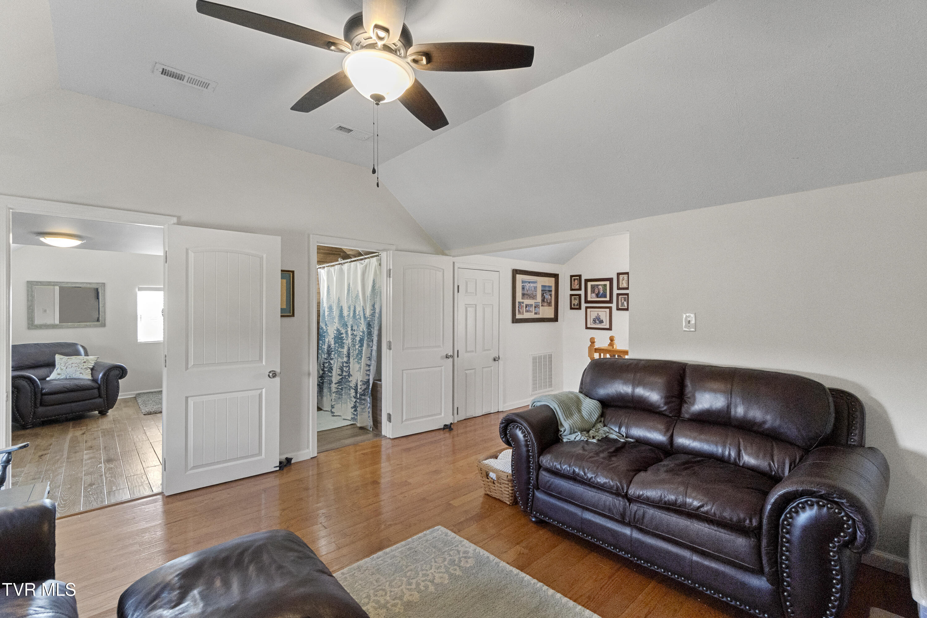 Greeneville, Tennessee, 37745, United States, 3 Bedrooms Bedrooms, ,3 BathroomsBathrooms,Residential,For Sale,2039547