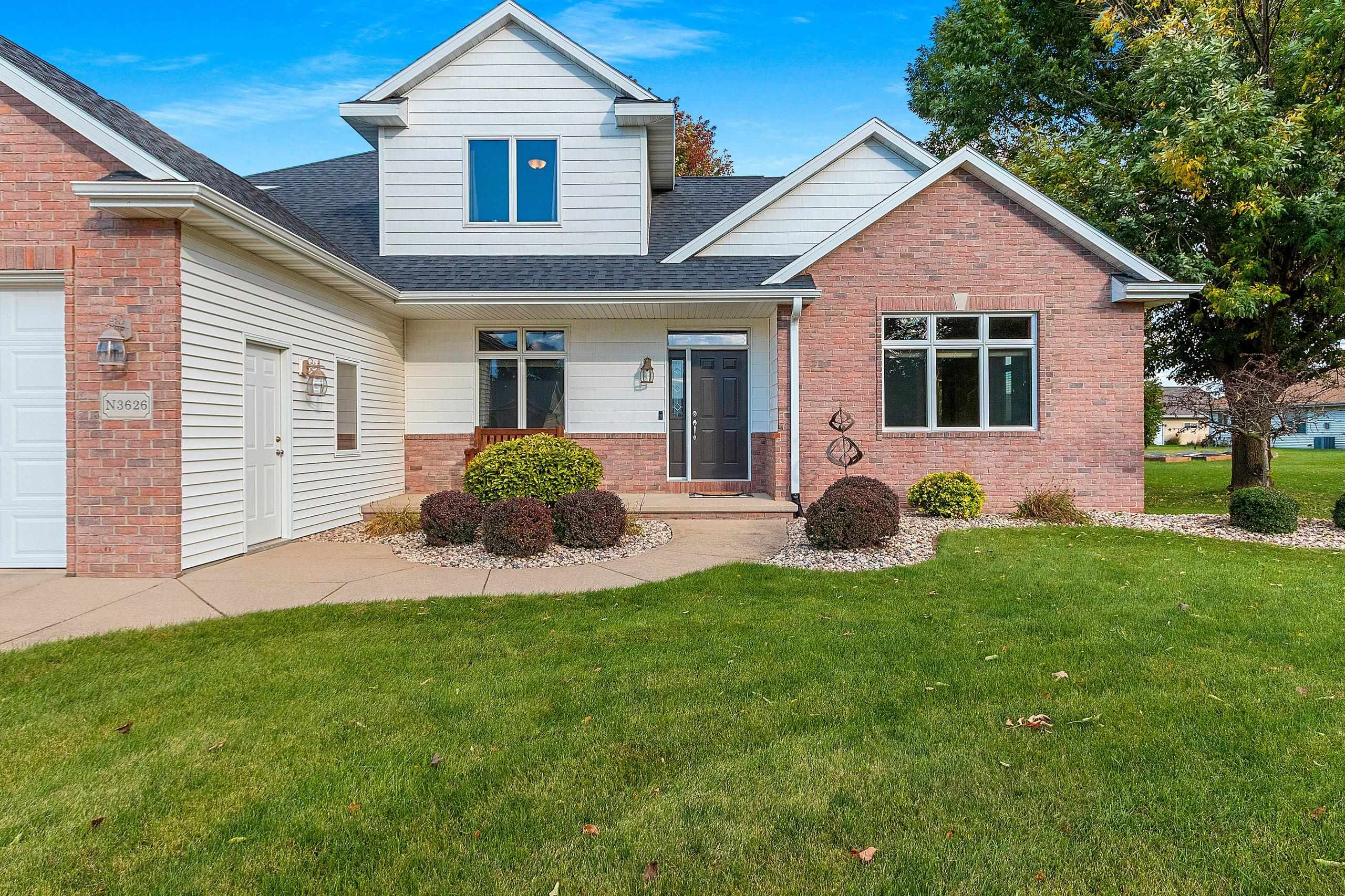 APPLETON, Wisconsin, 54913, United States, 4 Bedrooms Bedrooms, ,3 BathroomsBathrooms,Residential,For Sale,1960996