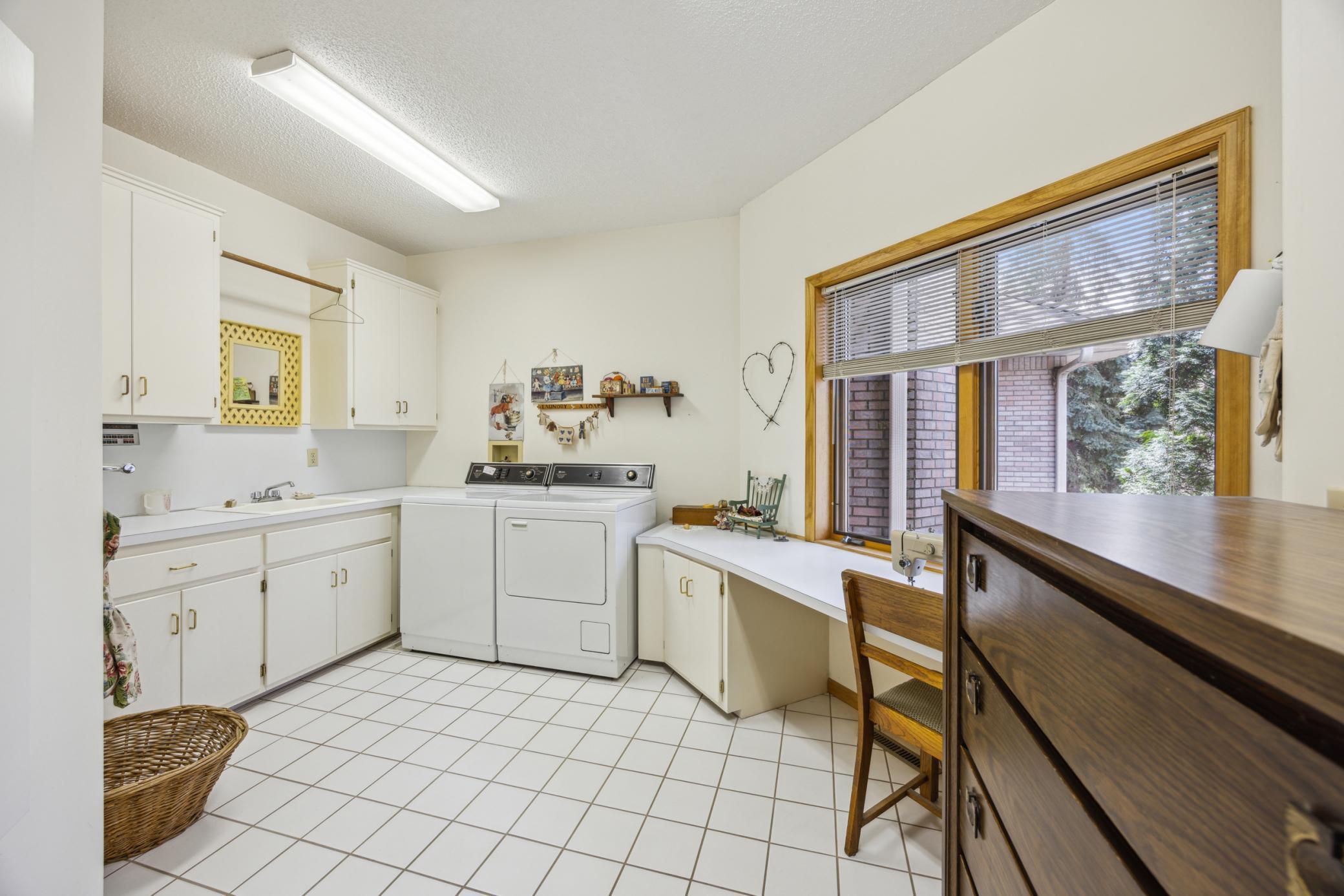 New Brighton, Minnesota, 55112, United States, 4 Bedrooms Bedrooms, ,4 BathroomsBathrooms,Residential,For Sale,1990901