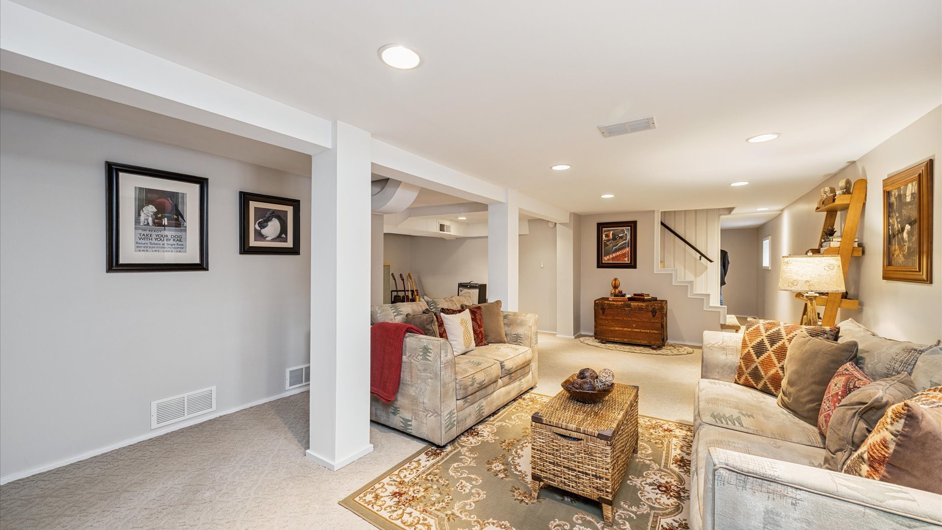 La Grange, Illinois, 60525, United States, 3 Bedrooms Bedrooms, ,3 BathroomsBathrooms,Residential,For Sale,1991059