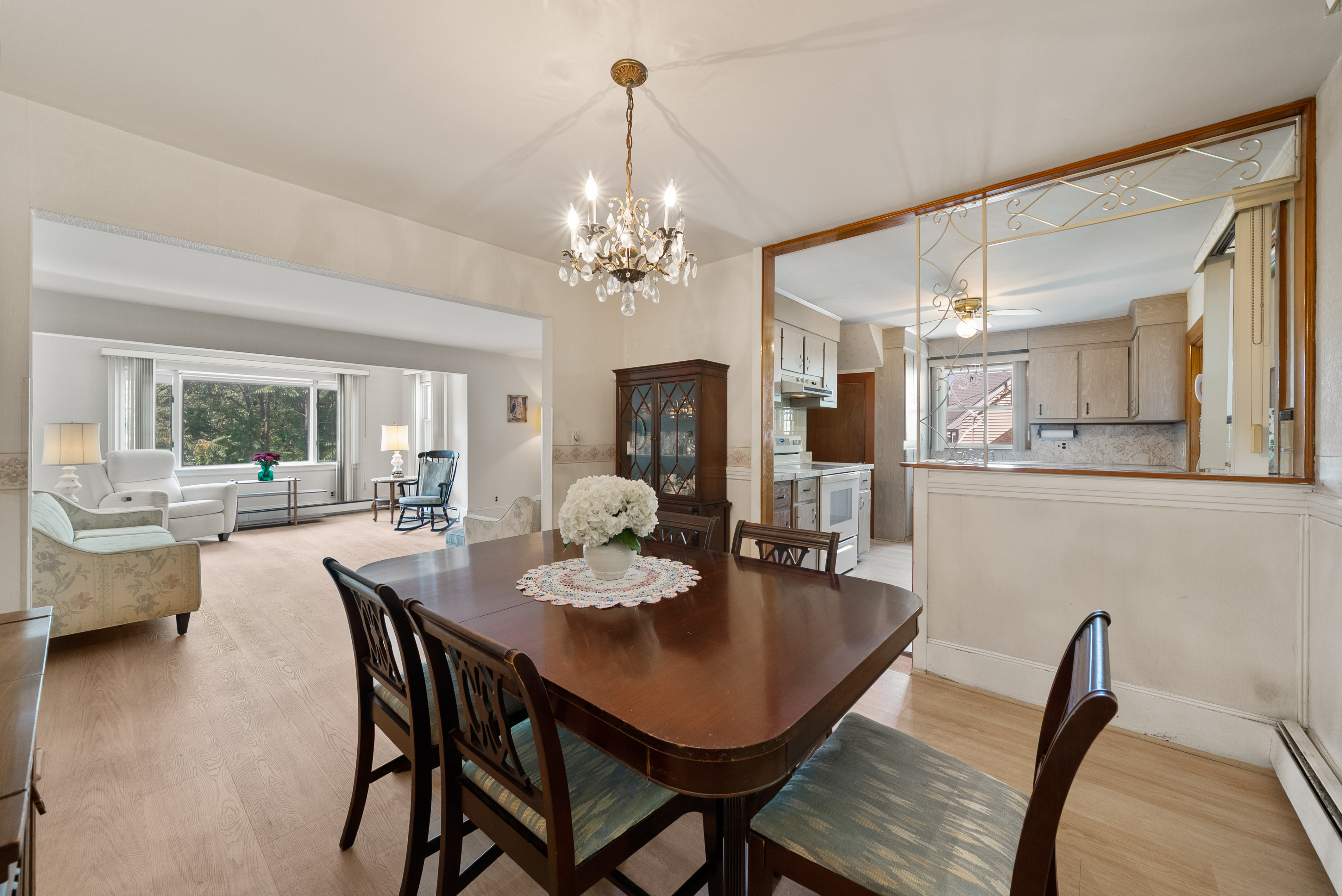  28 Hudson Street, Watertown, MA 02472 - 物件實景