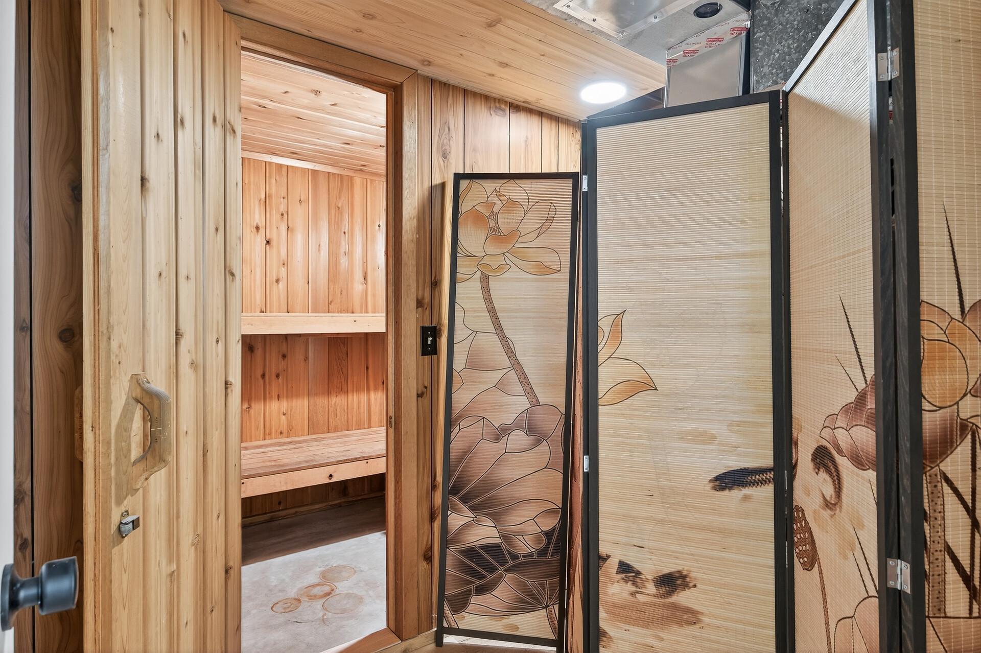 Plymouth, Minnesota, 55441, United States, 5 Bedrooms Bedrooms, ,2 BathroomsBathrooms,Residential,For Sale,1989260