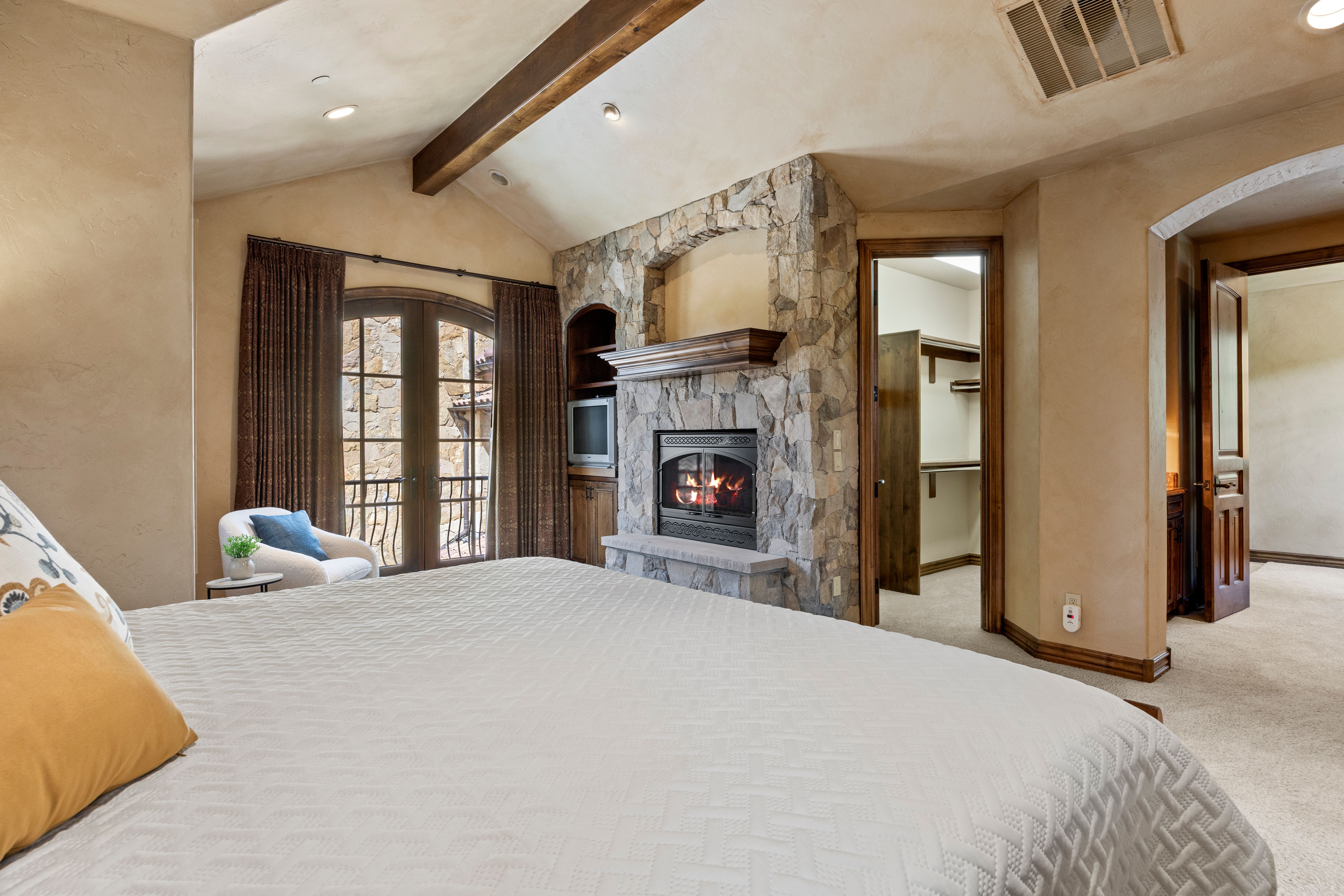  Award-Winning Tuscan-Inspired Estate - 物件實景