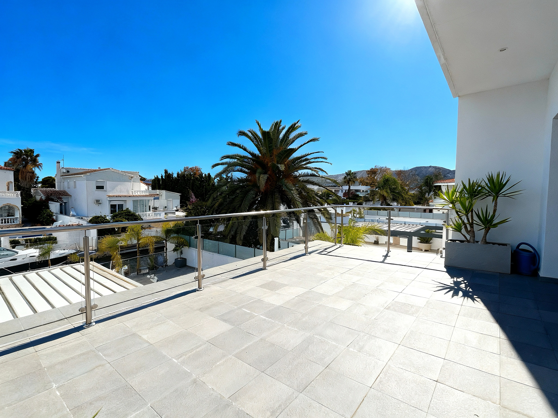  Modern villa on a canal with a mooring in Empuriabrava - 物件實景