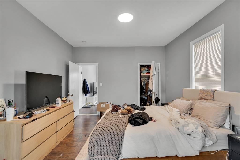 Cambridge, Massachusetts, 02141, United States, 7 Bedrooms Bedrooms, ,4 BathroomsBathrooms,Residential,For Sale,1901897