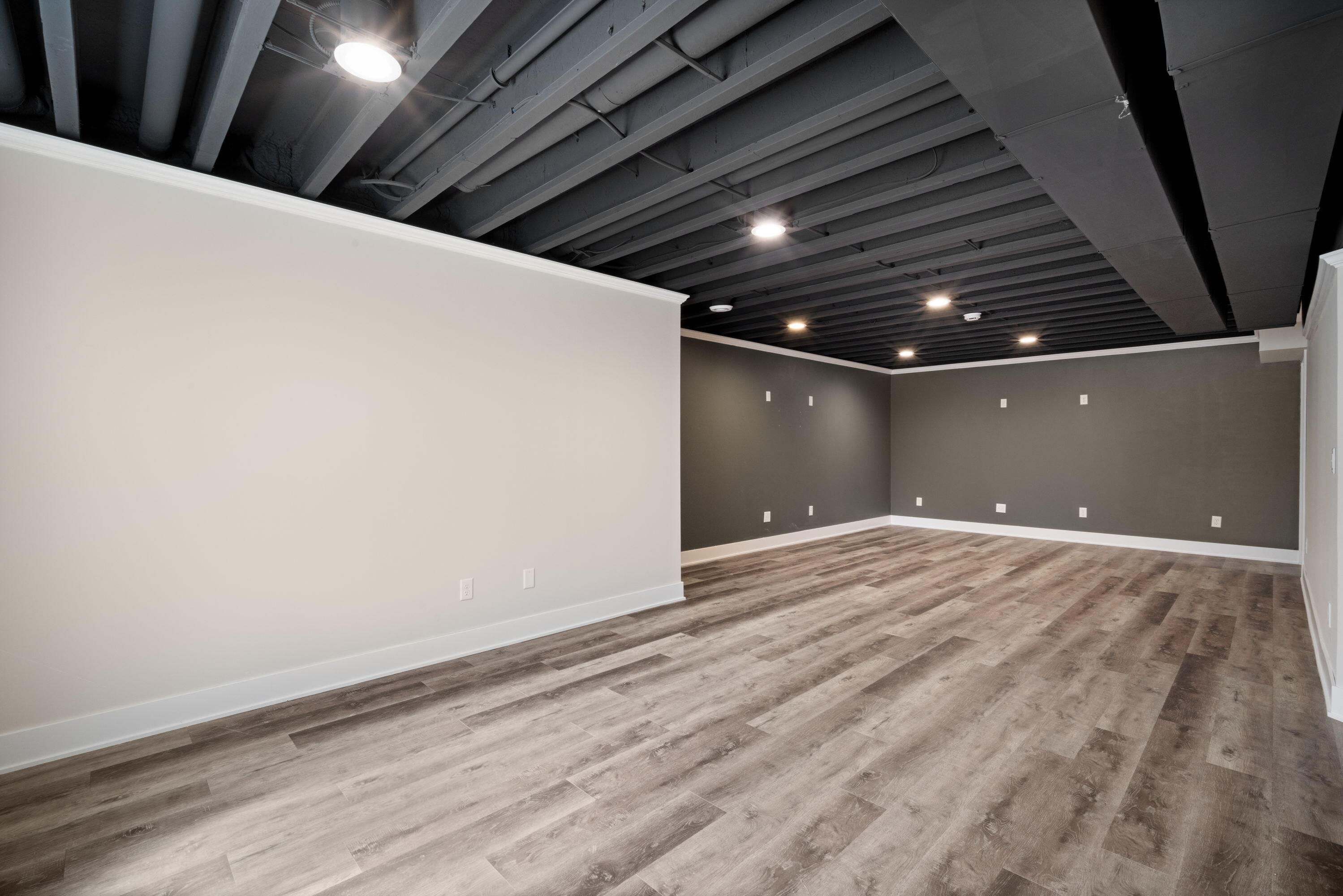 Grafton, Wisconsin, 53024, United States, 4 Bedrooms Bedrooms, ,4 BathroomsBathrooms,Residential,For Sale,1989269