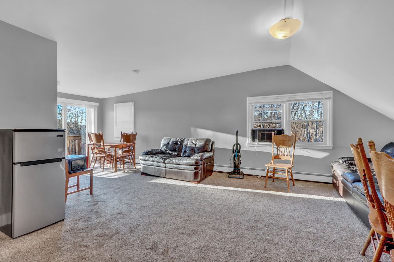 Eastport, New York, 11941, United States, 3 Bedrooms Bedrooms, ,3 BathroomsBathrooms,Residential,For Sale,2008841