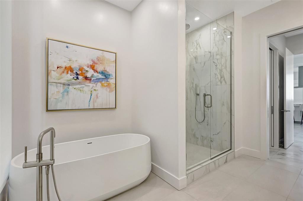 Sarasota, Florida, 34236, United States, 3 Bedrooms Bedrooms, ,4 BathroomsBathrooms,Residential,For Sale,1828539