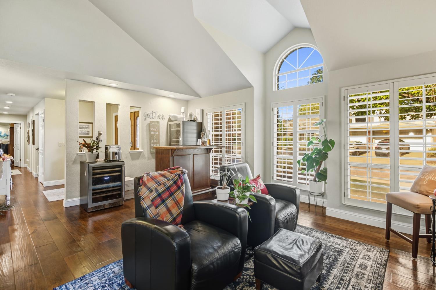 Elk Grove, California, 95624, United States, 4 Bedrooms Bedrooms, ,4 BathroomsBathrooms,Residential,For Sale,1987629