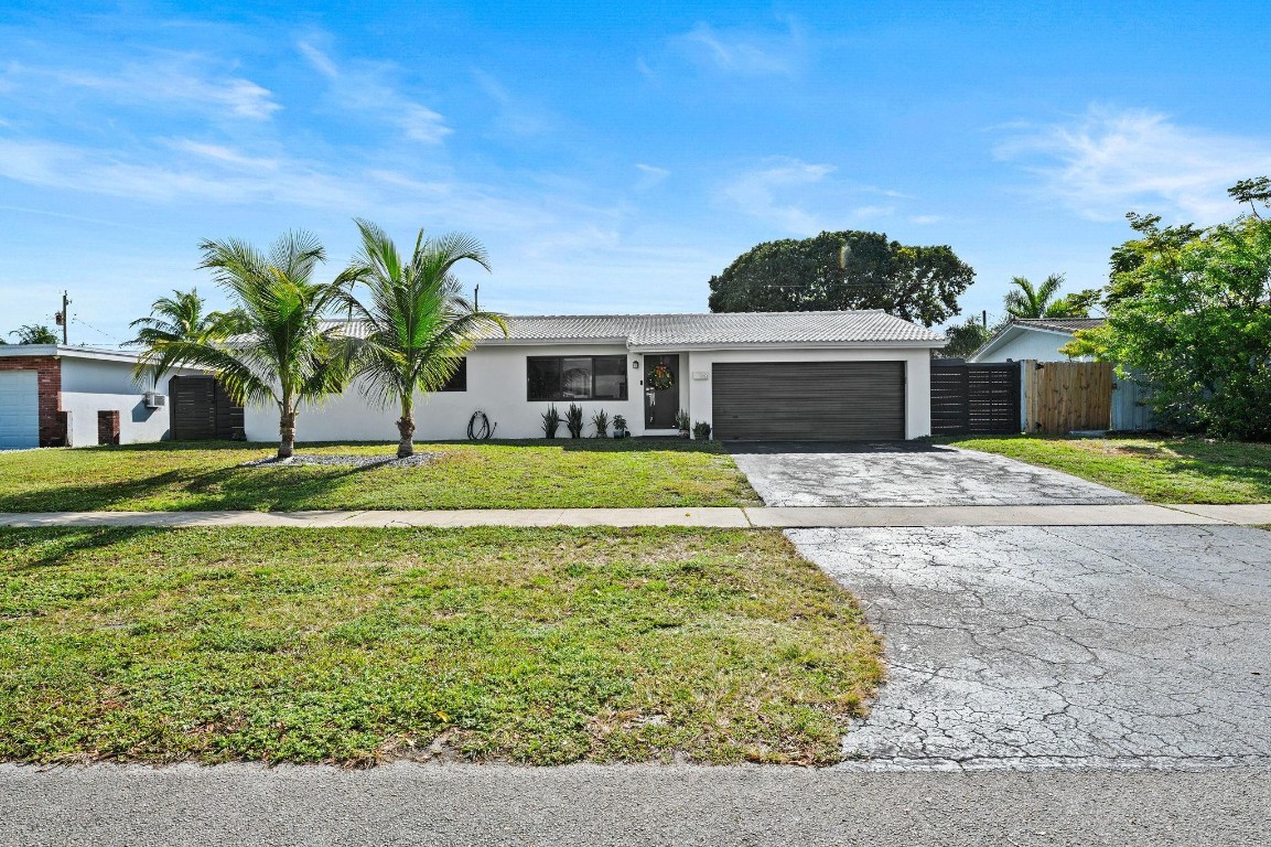 Hollywood, Florida, 33021, United States, 4 Bedrooms Bedrooms, ,2 BathroomsBathrooms,Residential,For Sale,2005930