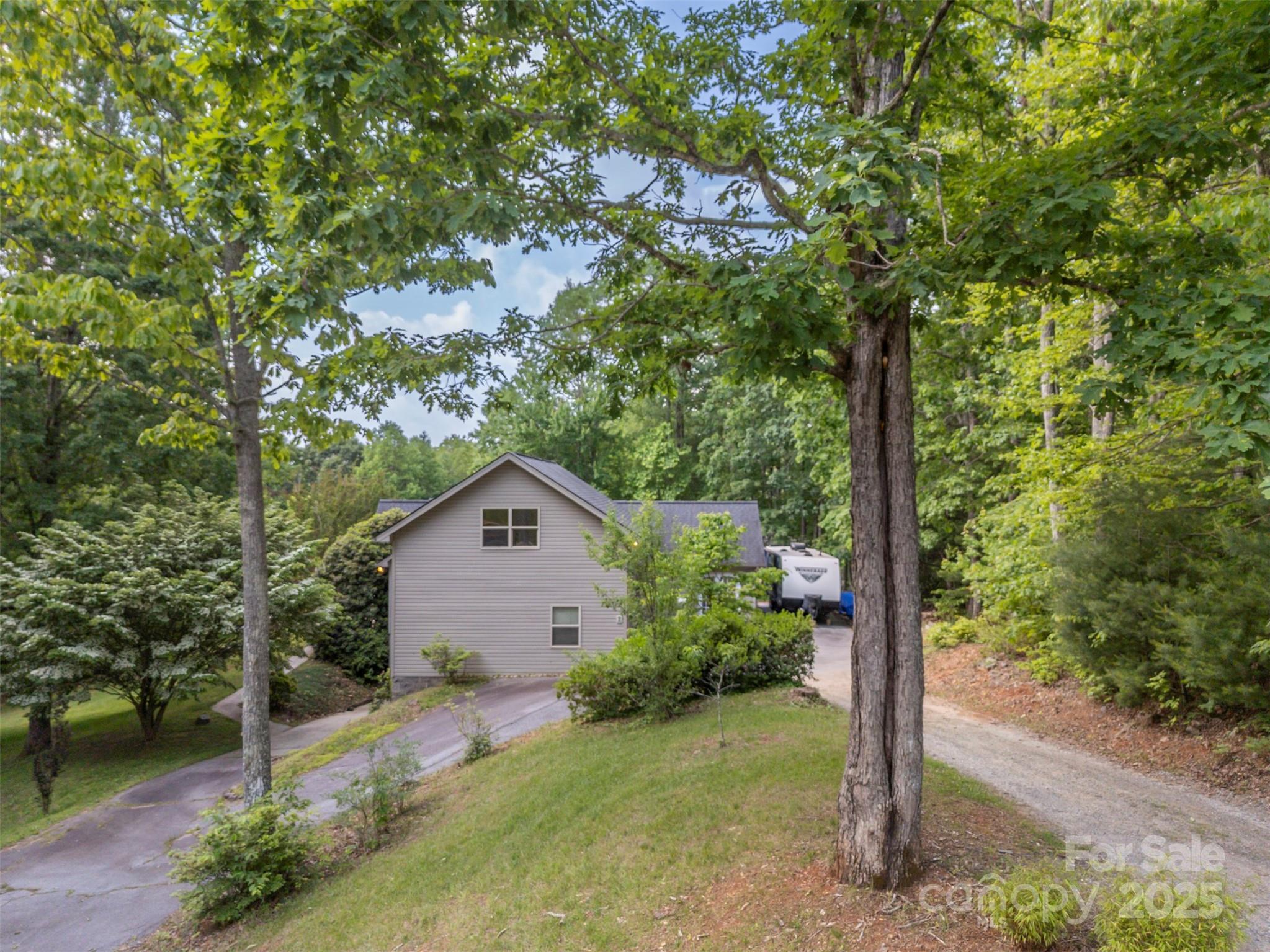 Zirconia, North Carolina, 28790, United States, 3 Bedrooms Bedrooms, ,2 BathroomsBathrooms,Residential,For Sale,1827884