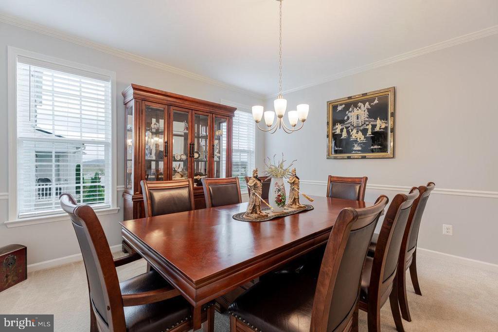 Charles Town, West Virginia, 25414, United States, 4 Bedrooms Bedrooms, ,5 BathroomsBathrooms,Residential,For Sale,1965453