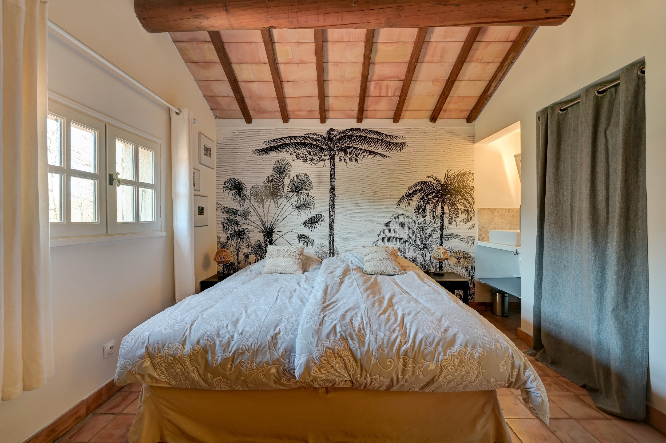  200 sqm Family Home on 6,256 sqm of Land – Close to Aix-en-Provence - 物件實景