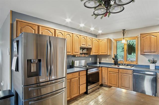 Hot Springs, South Dakota, 57747, United States, 4 Bedrooms Bedrooms, ,2 BathroomsBathrooms,Residential,For Sale,1888090