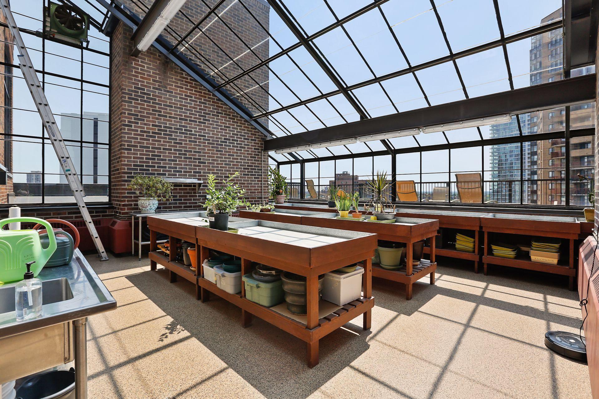 Minneapolis, Minnesota, 55403, United States, 2 Bedrooms Bedrooms, ,1 BathroomBathrooms,Residential,For Sale,1794027