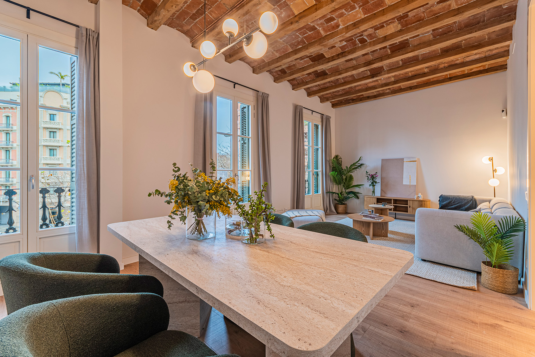  Renovated corner apartment with lots of natural light - 物件實景