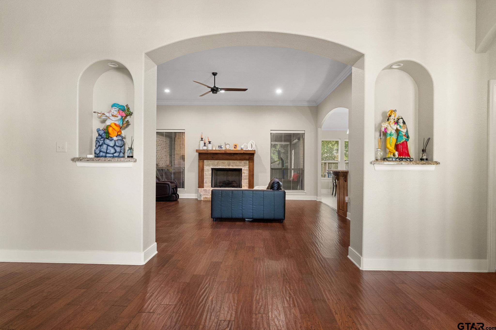 Tyler, Texas, 75703, United States, 4 Bedrooms Bedrooms, ,6 BathroomsBathrooms,Residential,For Sale,1818299