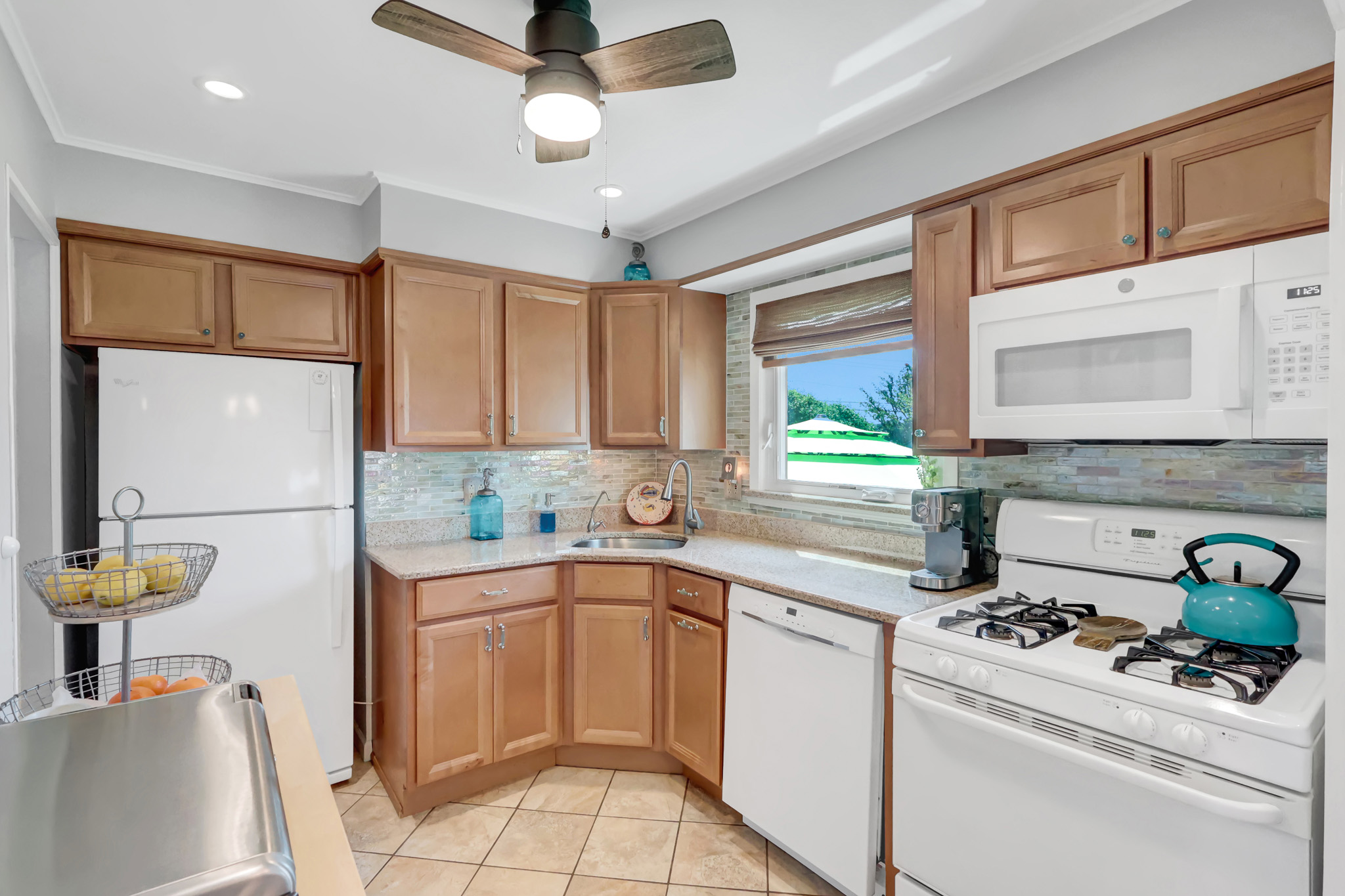  202 N Kings Avenue, Massapequa, NY, 11758 - 物件實景