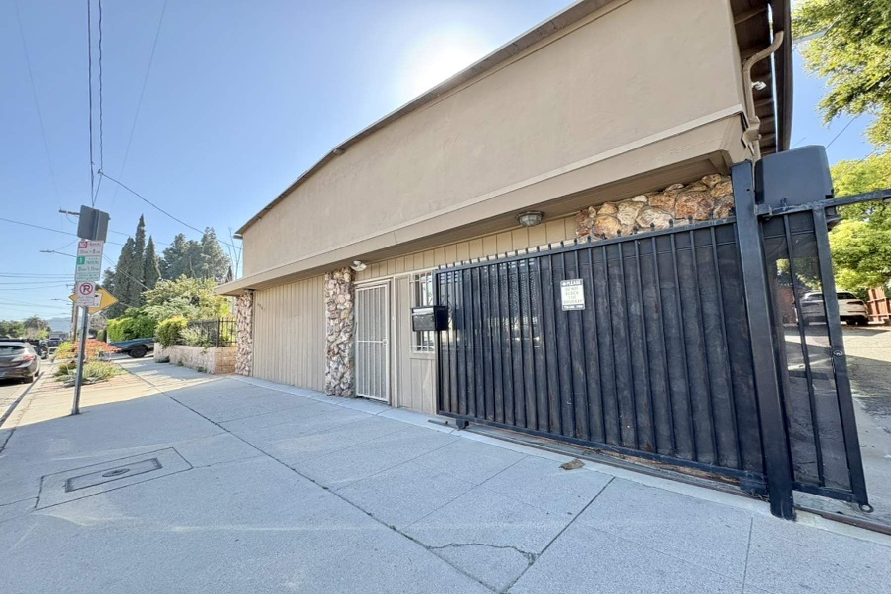  6041 Cleon Avenue - 物件實景