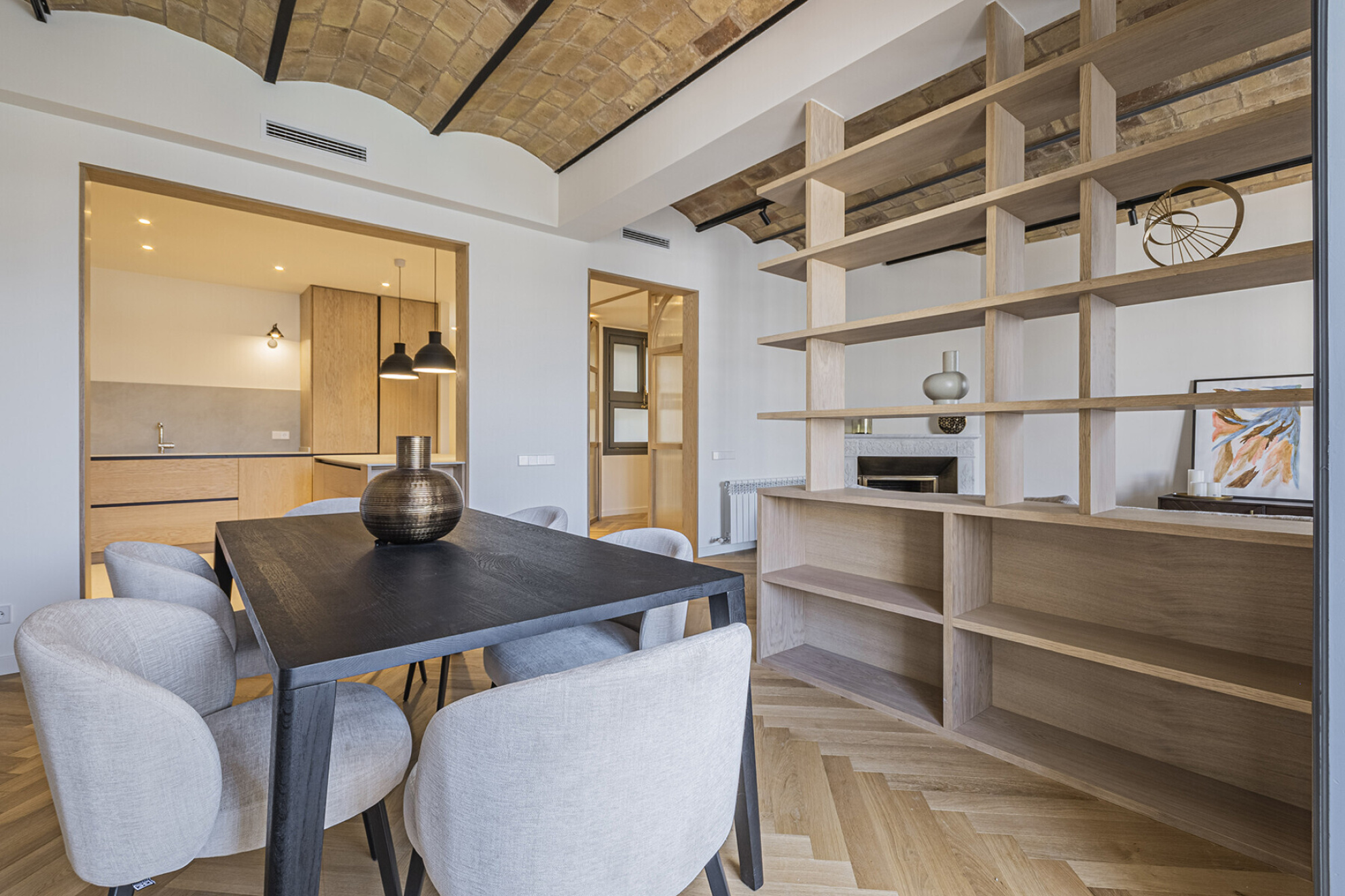  Elegant refurbished apartment of 221 m² in the Quadrat d