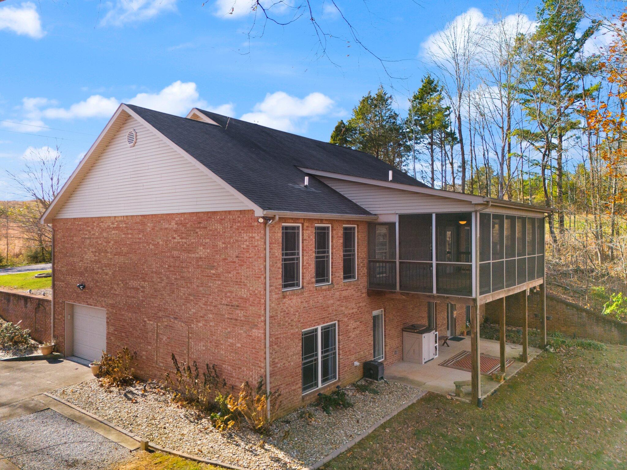 Monticello, Kentucky, 42633, United States, 4 Bedrooms Bedrooms, ,3 BathroomsBathrooms,Residential,For Sale,1691685