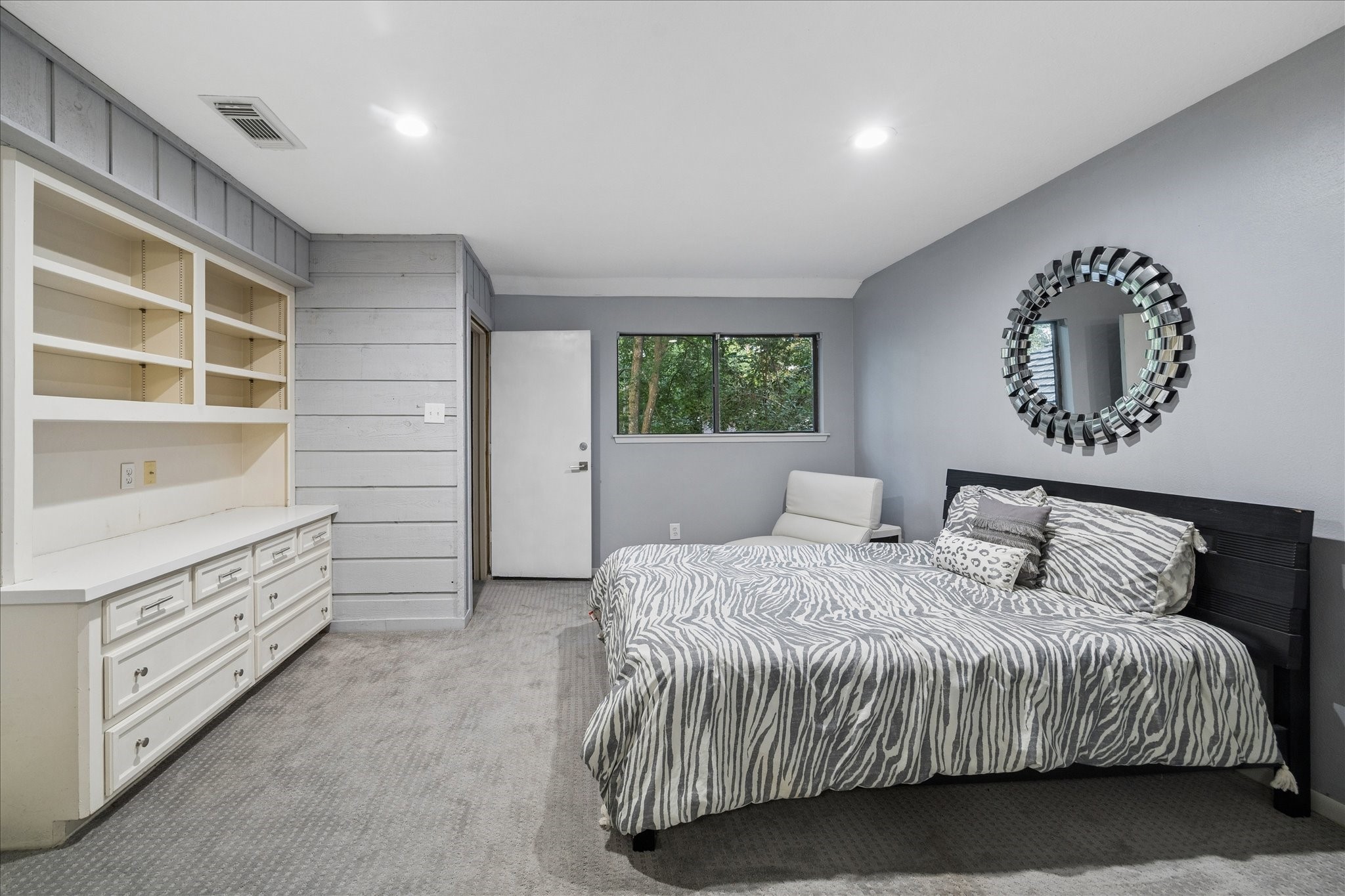  2411 Oakbank Drive - 物件實景