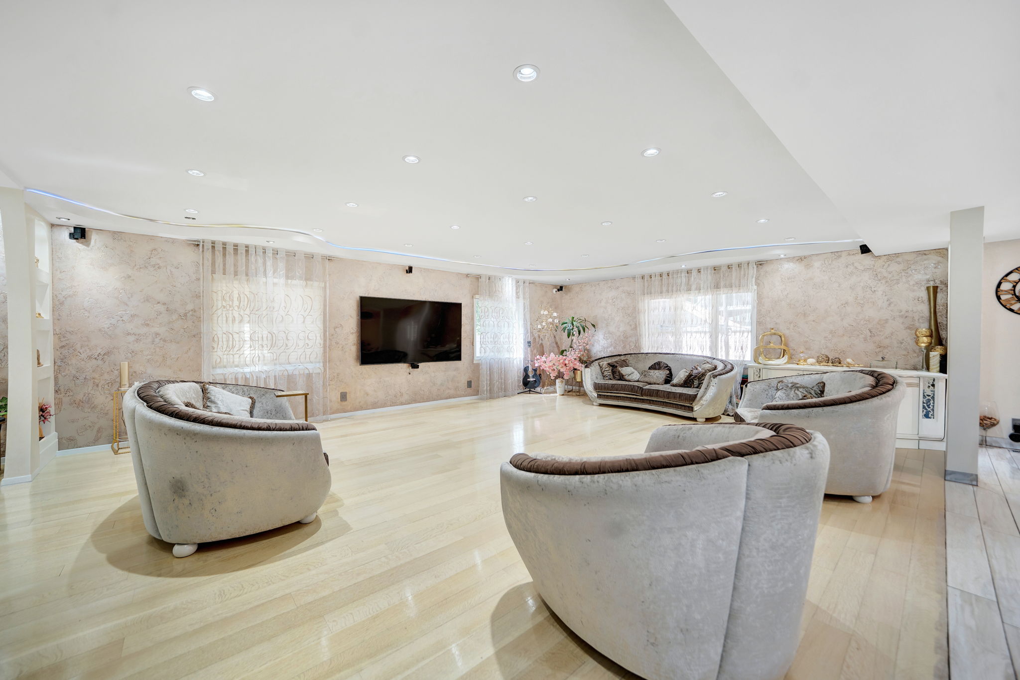  180-15 Aberdeen Road, Jamaica Estates, NY 11432 - 物件實景