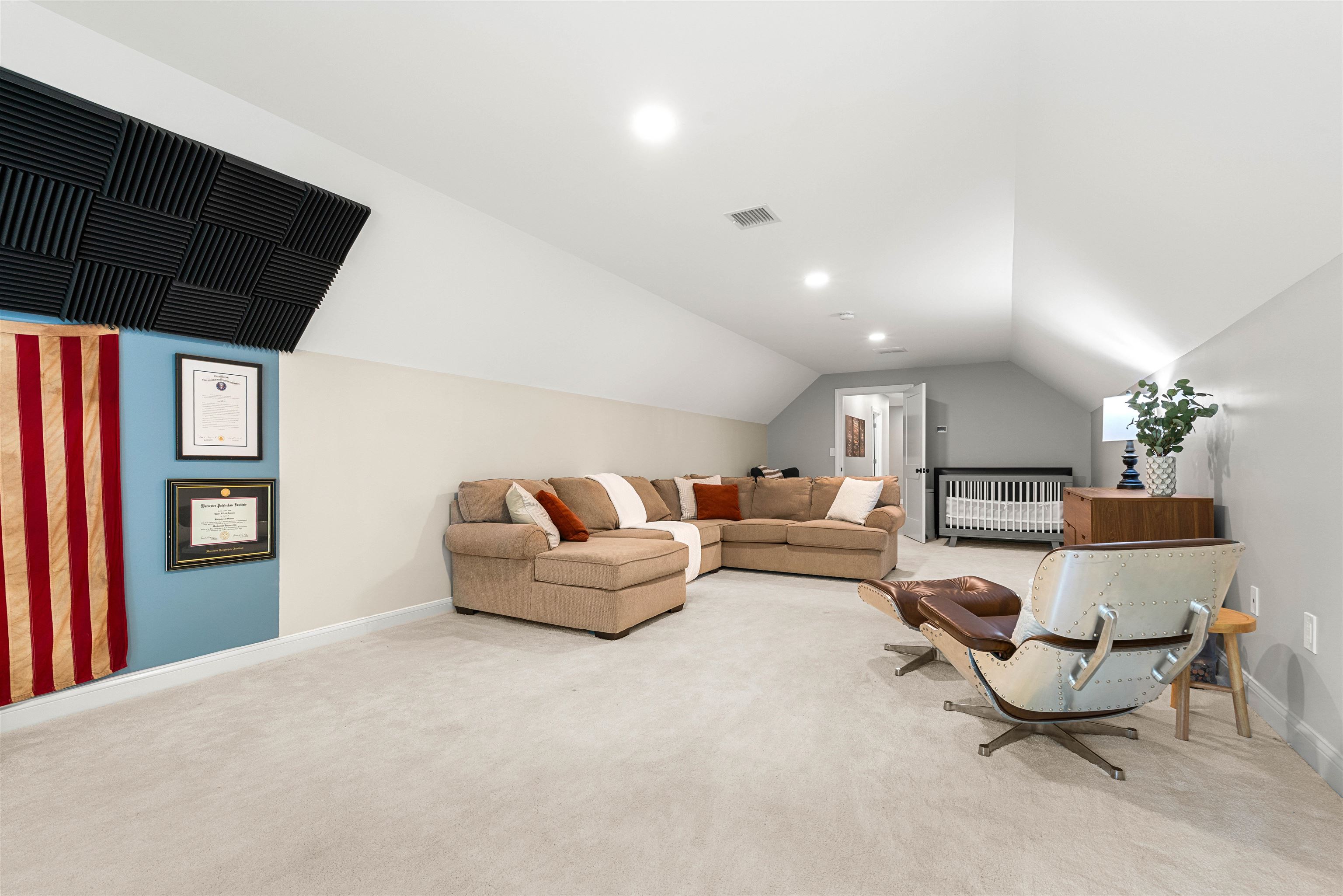 Hollis, New Hampshire, 03049, United States, 3 Bedrooms Bedrooms, ,3 BathroomsBathrooms,Residential,For Sale,1907073