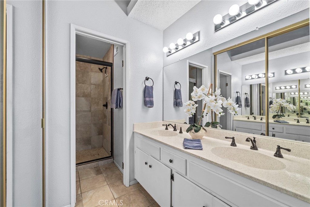 26295 Lily Glen #22, Lake Forest, California, 92630, United States, 3 Bedrooms Bedrooms, ,3 BathroomsBathrooms,Residential,For Sale,26295 Lily Glen #22,1570994