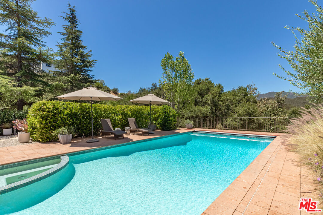 Calabasas, California, 91302, United States, 5 Bedrooms Bedrooms, ,4 BathroomsBathrooms,Residential,For Sale,1926275