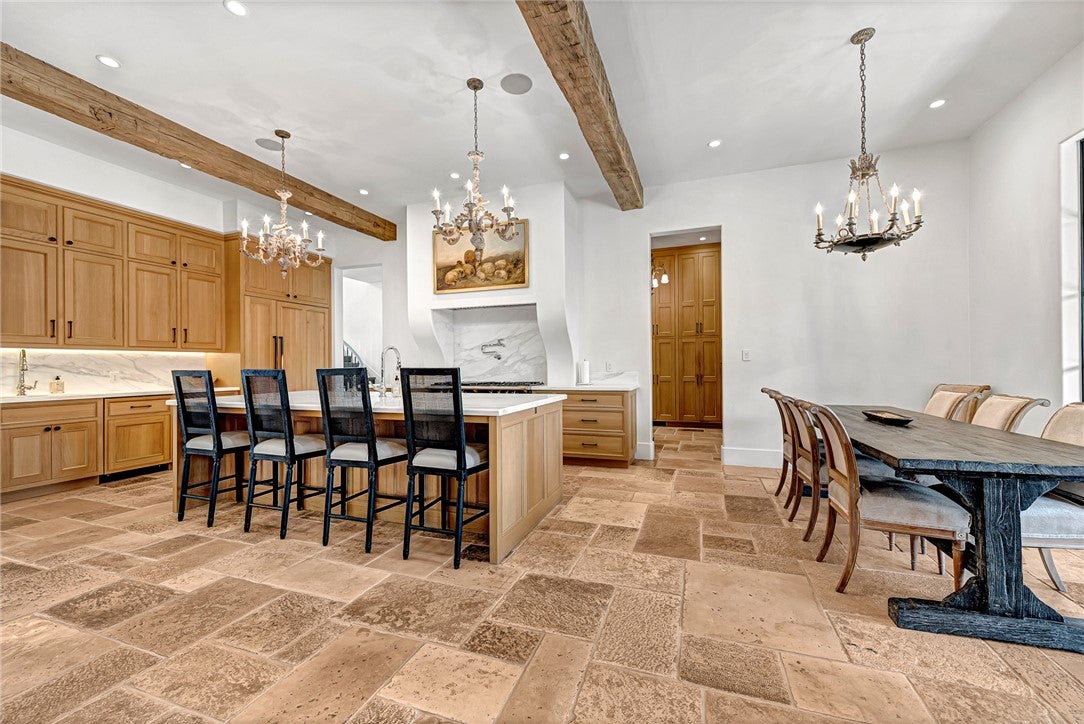 Fayetteville, Arkansas, 72704, United States, 4 Bedrooms Bedrooms, ,5 BathroomsBathrooms,Residential,For Sale,1993299