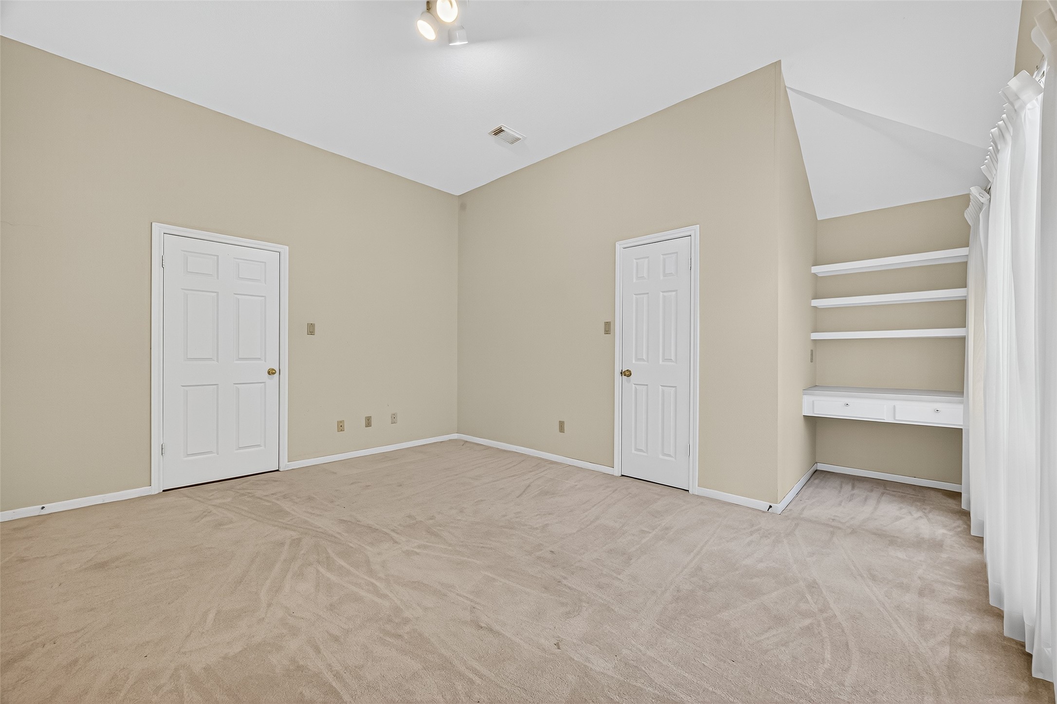 Sugar Land, Texas, 77478, United States, 5 Bedrooms Bedrooms, ,4 BathroomsBathrooms,Residential,For Sale,1971376