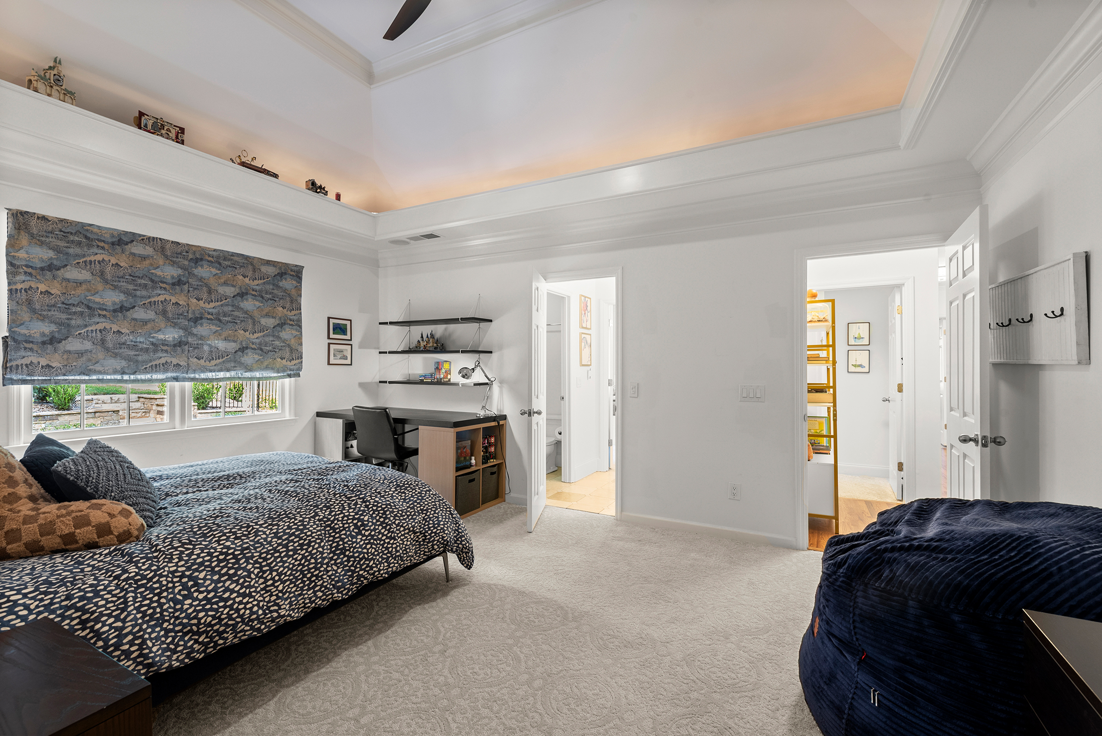  Move-in Ready Stunner in Highly Coveted Swim/Tennis Spalding Lake - 物件實景