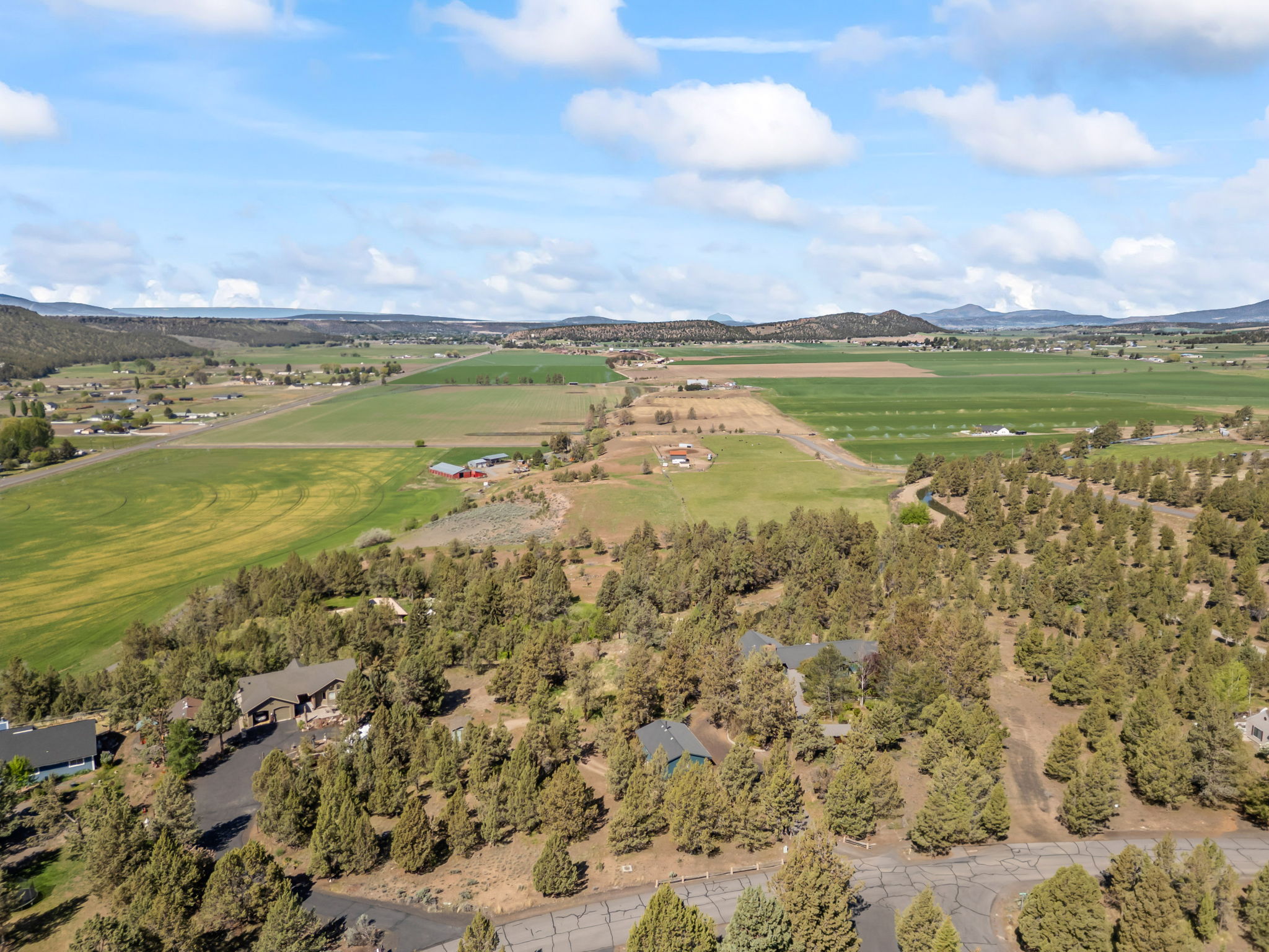 Prineville, Oregon, 97754, United States, 3 Bedrooms Bedrooms, ,2 BathroomsBathrooms,Residential,For Sale,1919423