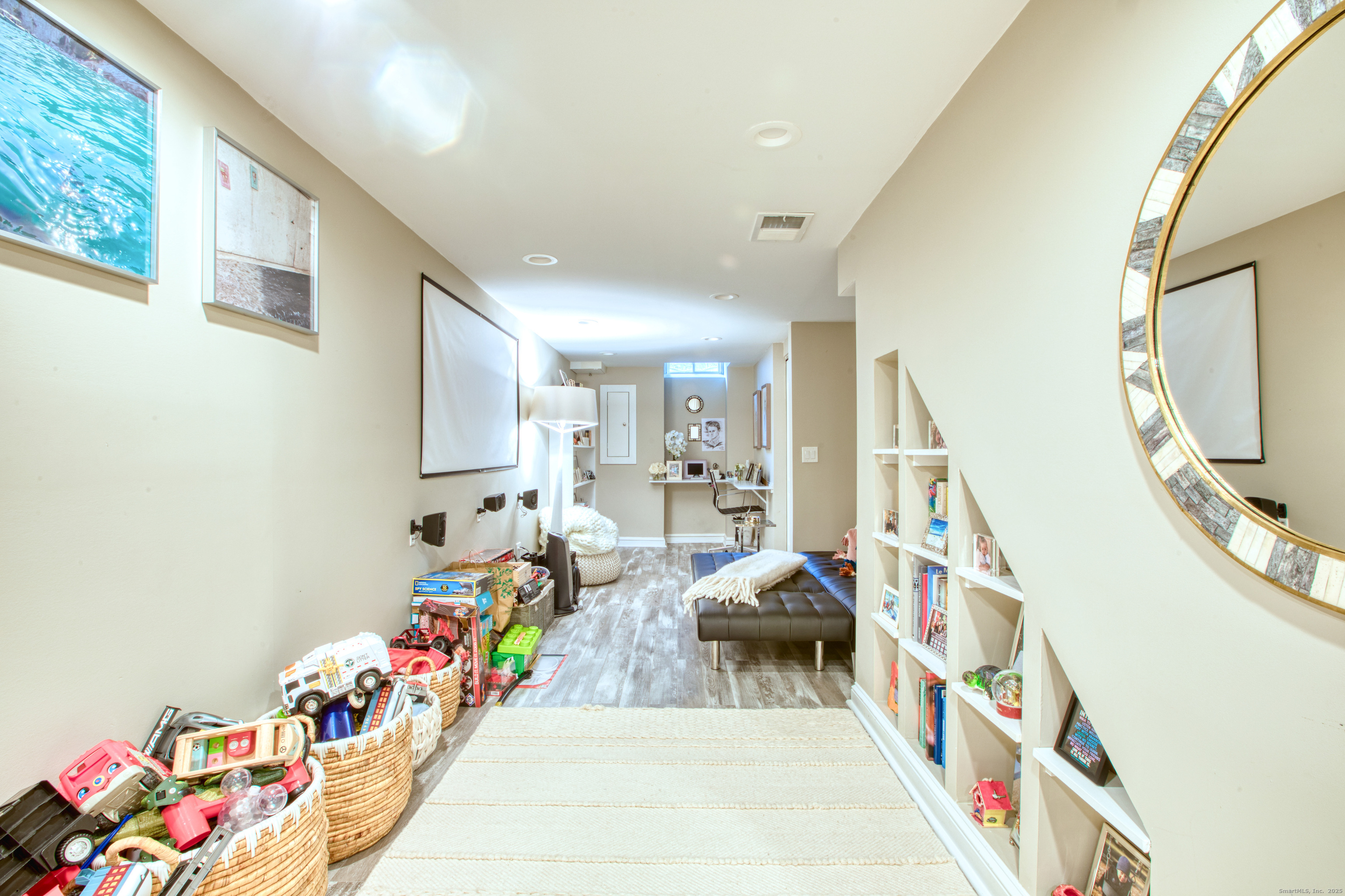 Greenwich, Connecticut, 06807, United States, 4 Bedrooms Bedrooms, ,4 BathroomsBathrooms,Residential,For Sale,1994508