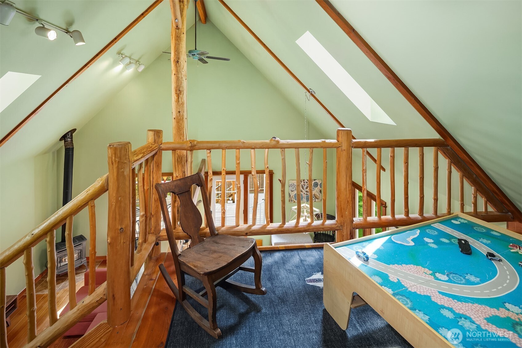 Clinton, Washington, 98236, United States, 3 Bedrooms Bedrooms, ,2 BathroomsBathrooms,Residential,For Sale,1949676