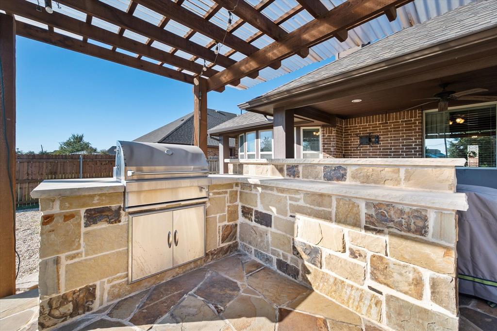 Mansfield, Texas, 76063, United States, 5 Bedrooms Bedrooms, ,3 BathroomsBathrooms,Residential,For Sale,1968843
