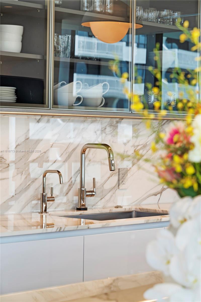 Bal Harbour, Florida, 33154, United States, 4 Bedrooms Bedrooms, ,4 BathroomsBathrooms,Residential,For Sale,1891515