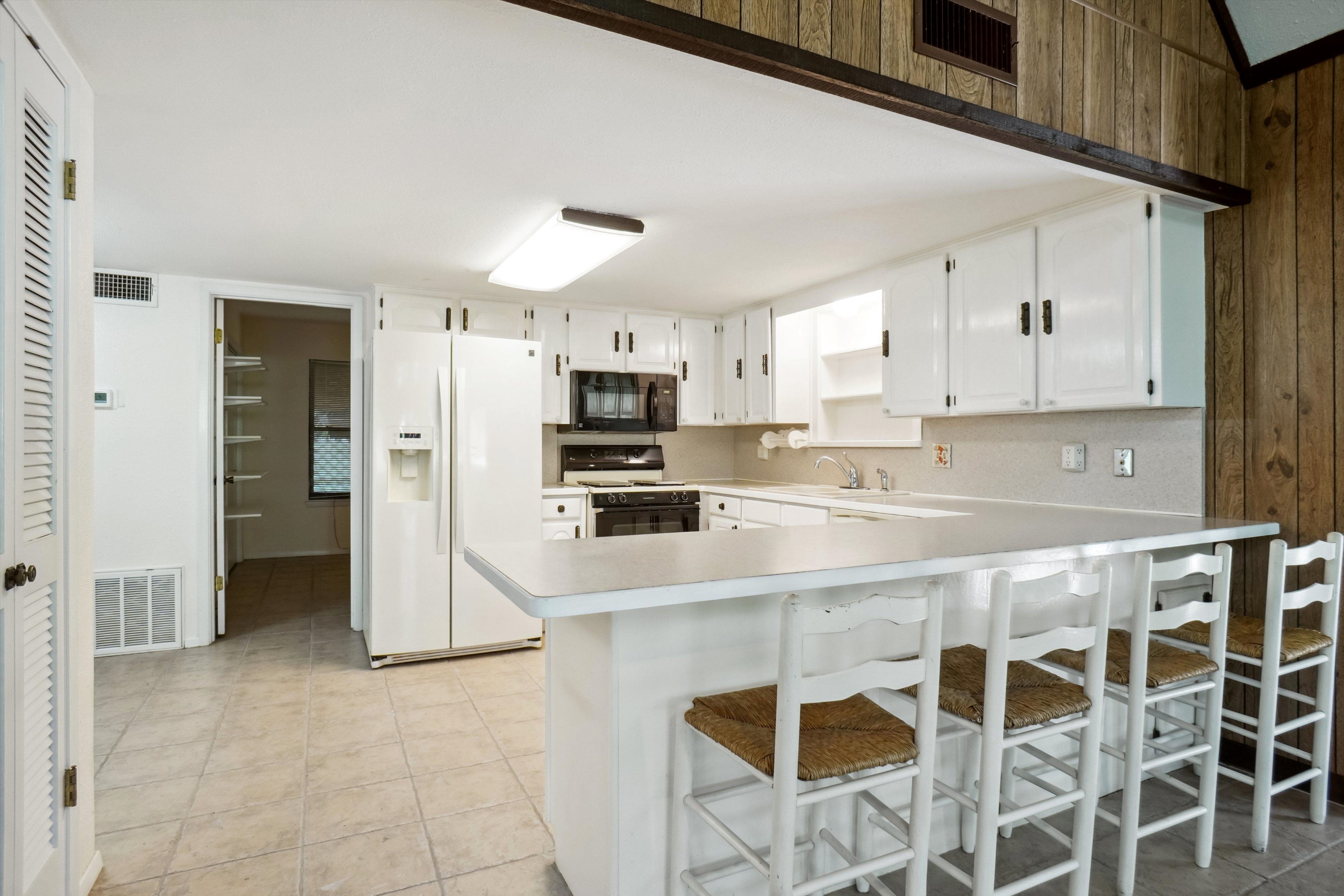 Bridgeport, Texas, 76426, United States, 4 Bedrooms Bedrooms, ,3 BathroomsBathrooms,Residential,For Sale,1981082