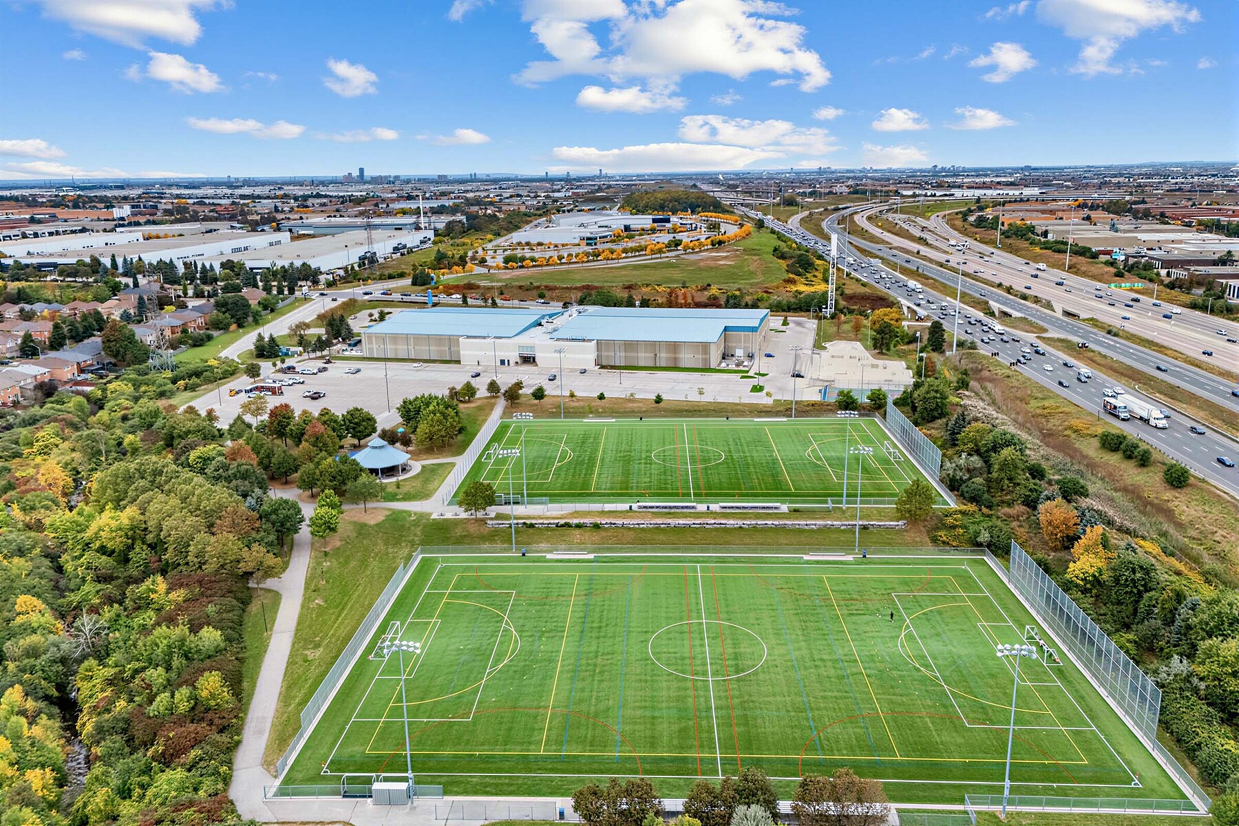  Hurontario Family Retreat - 物件實景